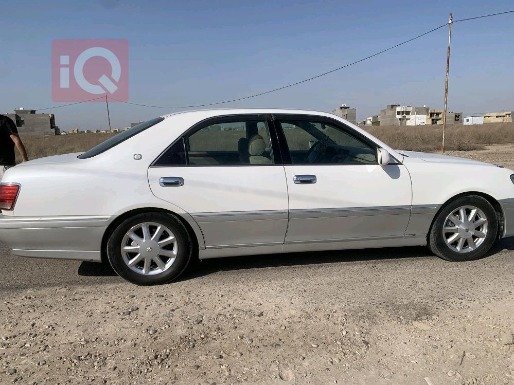 تۆیۆتا کراون